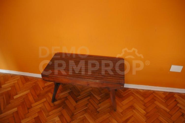 Moreno y Defensa. 2 ambientes de 35 m² - MONSERRAT - Código: MON001, Mesa pequeña