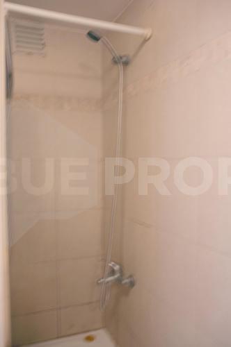 Guardia Vieja y Gascón. 1 ambiente de 34 m² - ALMAGRO - Código: ALM001, Baño completo