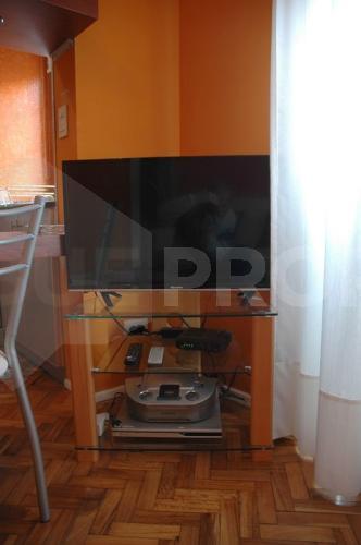 Moreno y Defensa. 2 ambientes de 35 m² - MONSERRAT - Código: MON001, TV Led de 32” pulgadas