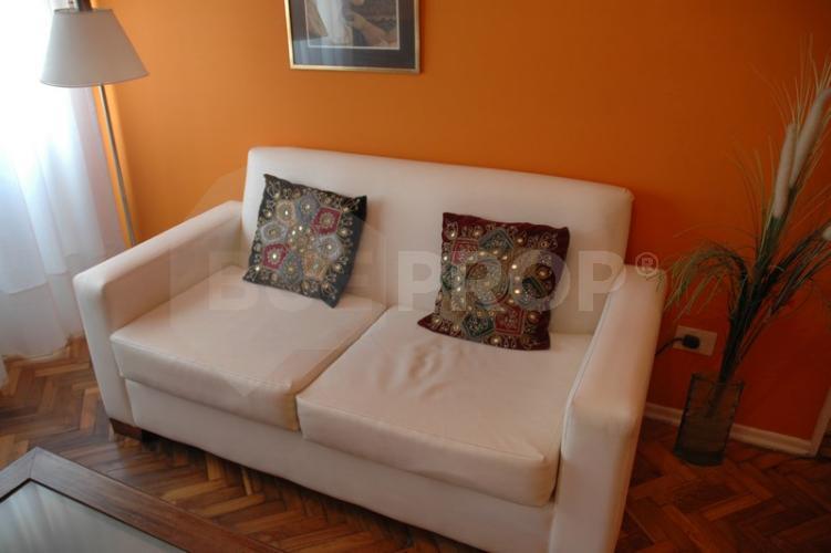 Moreno y Defensa. 2 ambientes de 35 m² - MONSERRAT - Código: MON001, Sillón de dos cuerpos