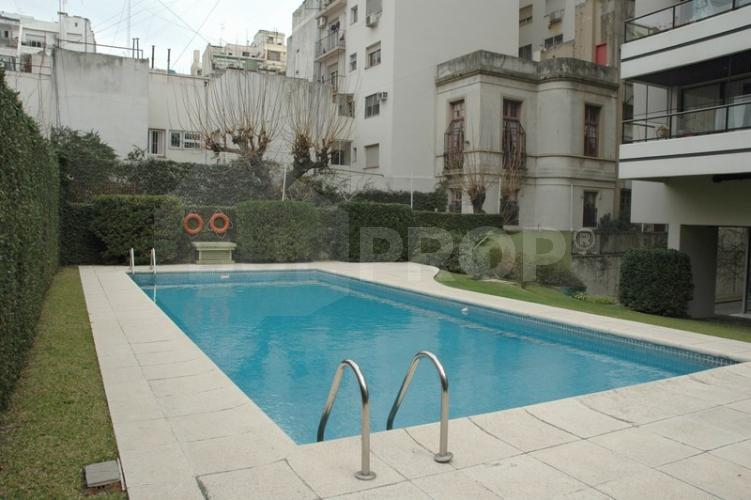 Riobamba y M T de Alvear. 2 ambientes de 52 m² - RECOLETA - Código: REC010, Piscina de natación con jardín