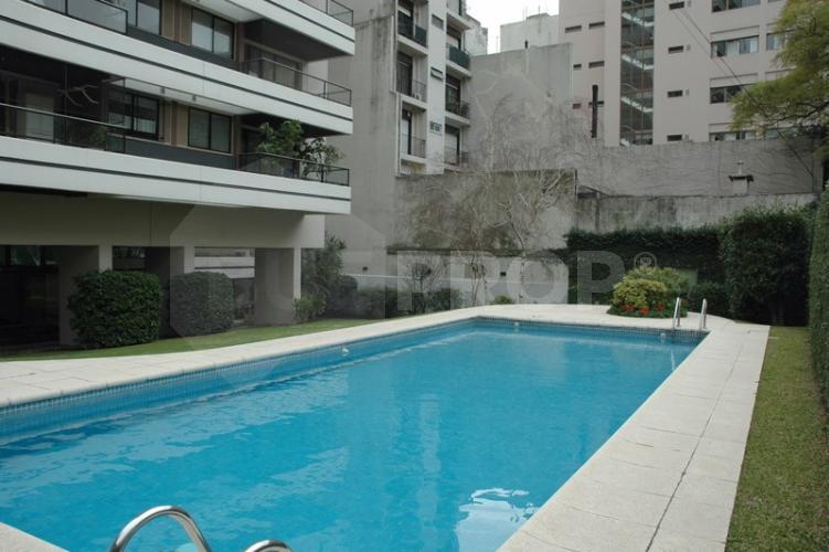 Riobamba y M T de Alvear. 2 ambientes de 52 m² - RECOLETA - Código: REC010, Piscina de natación con jardín